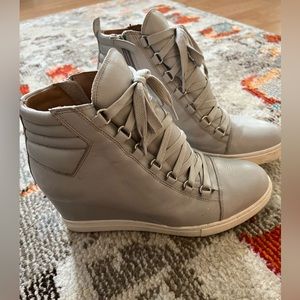 L. Paolo gray leather wedge bootie
